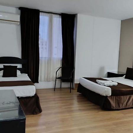 Hotel Ariston Кали Екстериор снимка